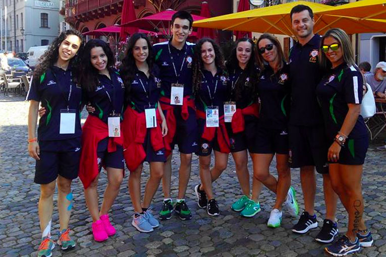 Diogo Silva (ao centro) com a seleccionador nacional, Cristina Claro e alguns elementos da Comitiva portuguesa em Friburgo